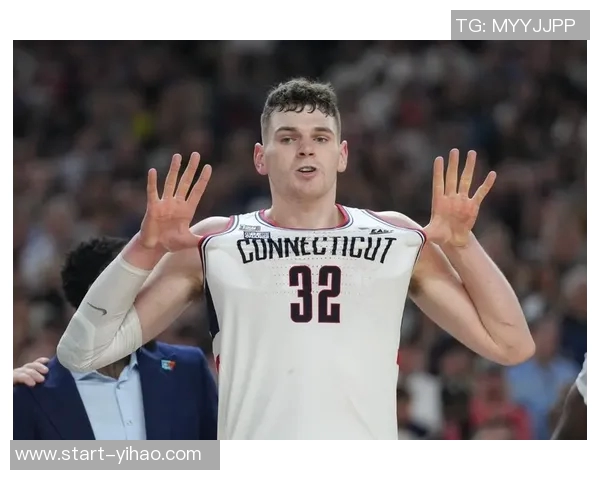 克林根坦言护筐失误导致痛苦期待球队能在关键时刻迎来胜利